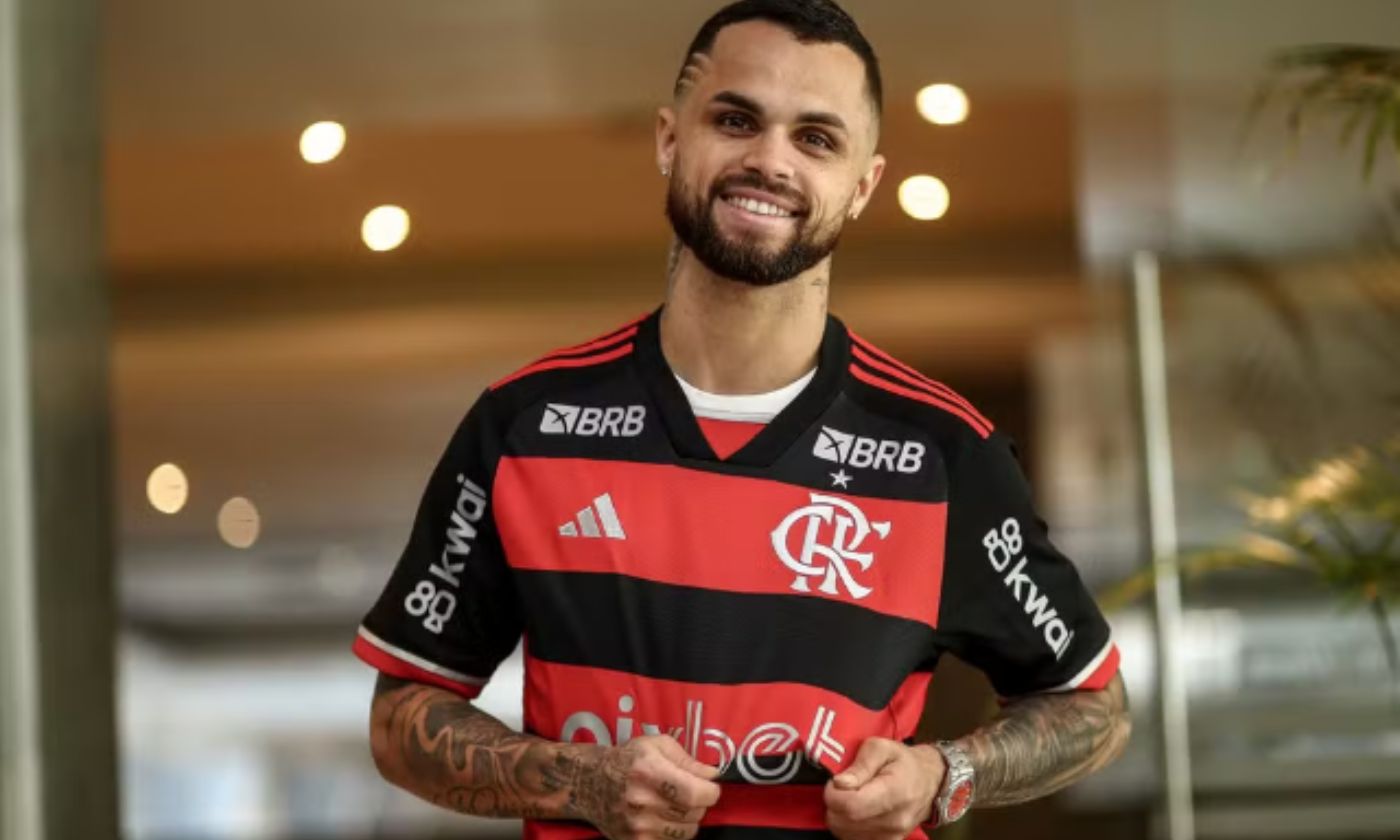 Michael Assina com Flamengo por Quatro Anos