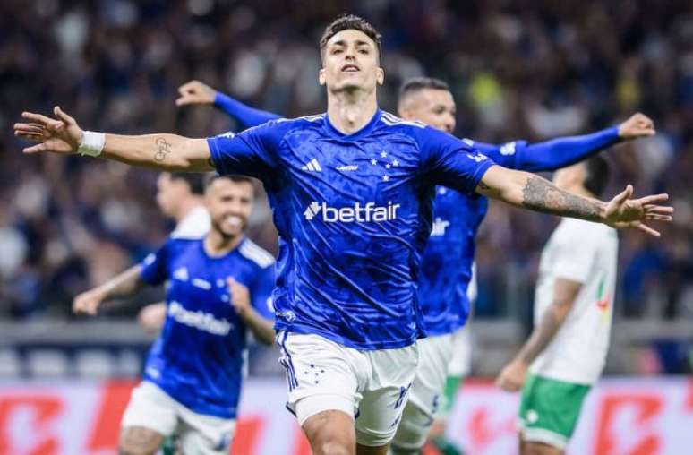 Cruzeiro Enfrenta Maratona de Jogos Decisivos