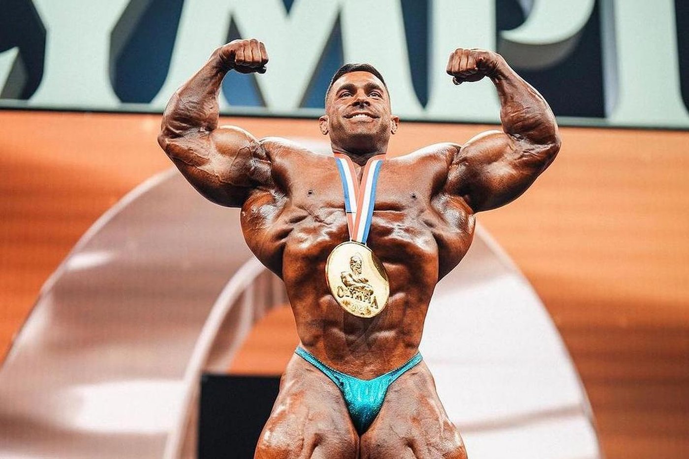 Vencedores do Mr Olympia 2023 recebem prêmios