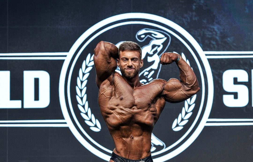 Erick Hoesel Rumo ao RIOPRO e Mr. Olympia Brasil: O Shape Impressionante que Promete Futuro Brilhante