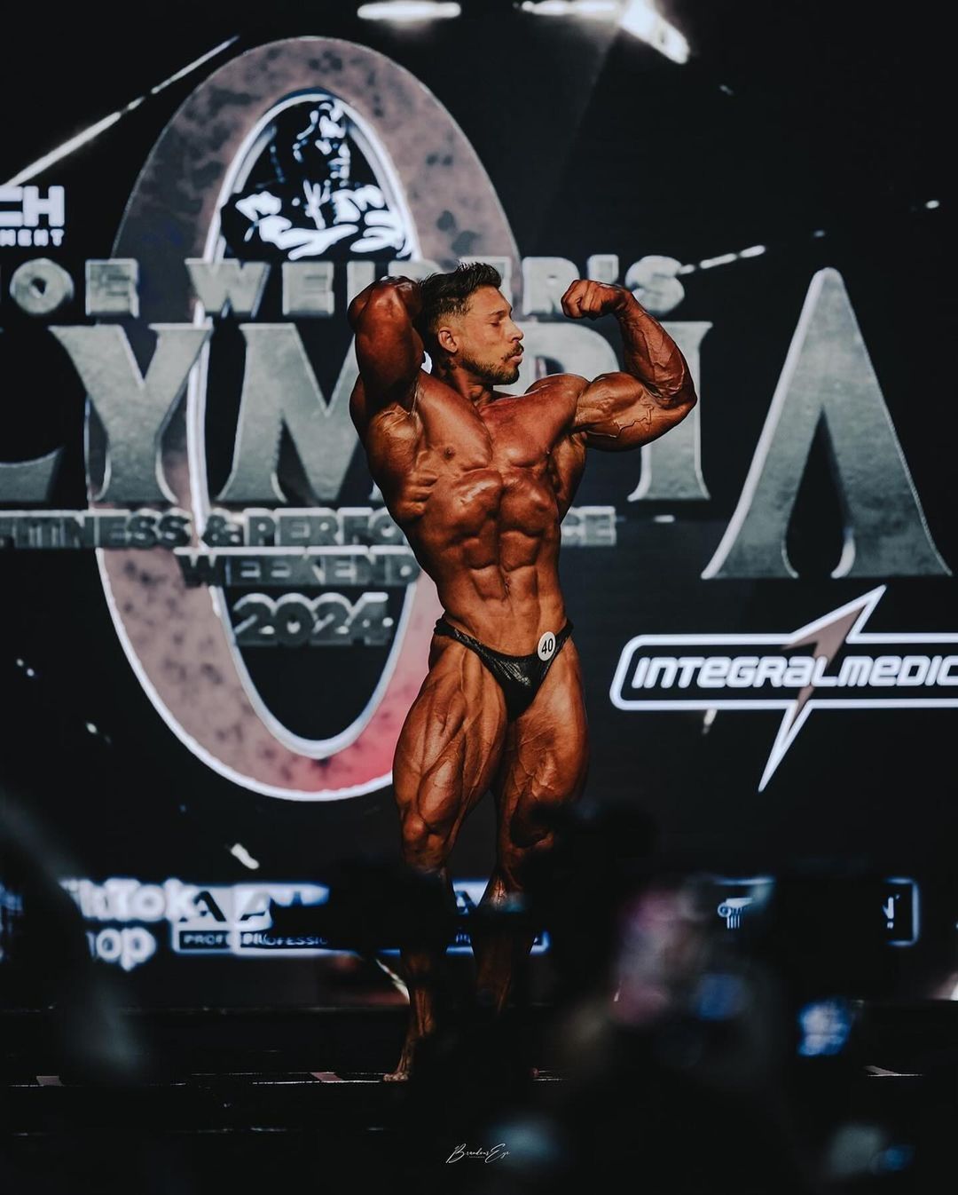 Ramon Dino “derrete’ no palco do Mr Olympia 2024 - Esporte na Net